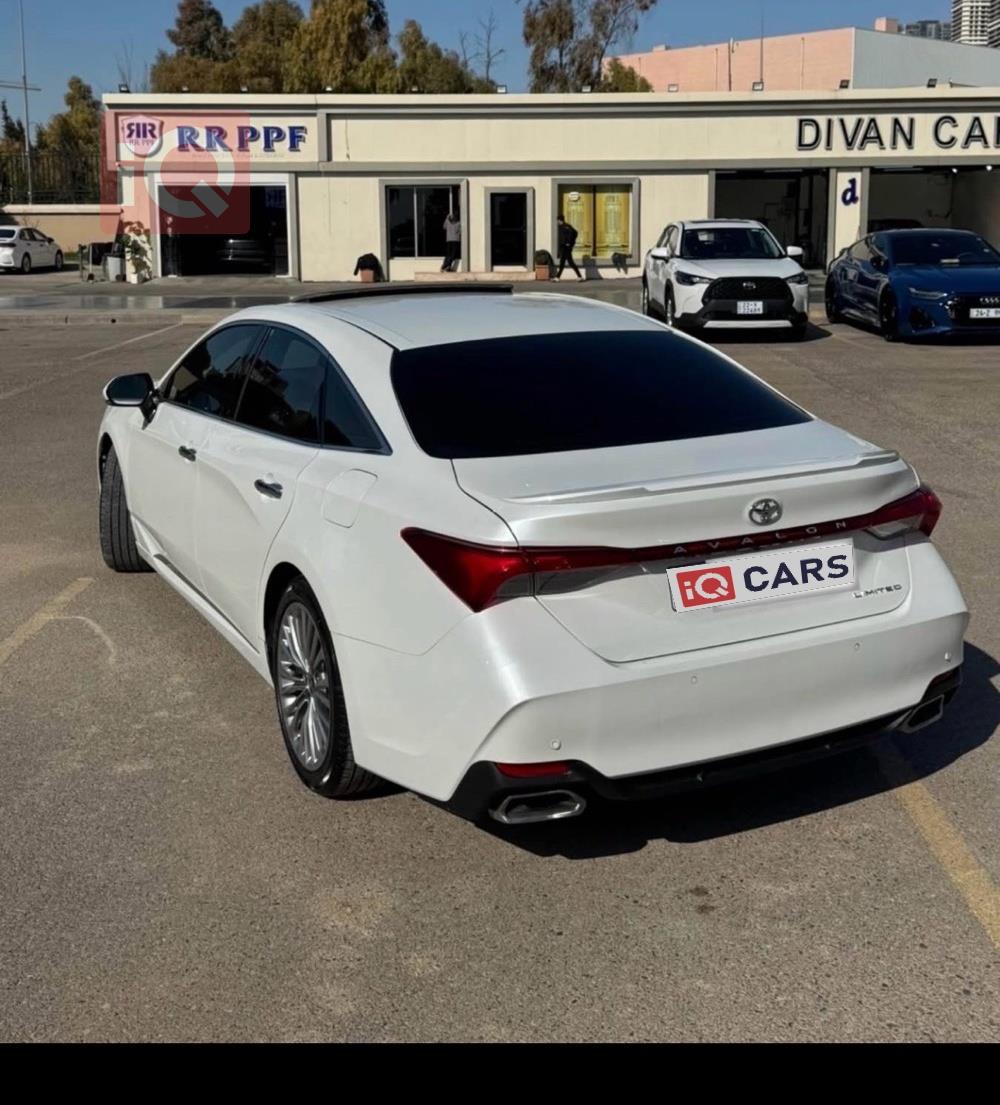 تويوتا أفالون